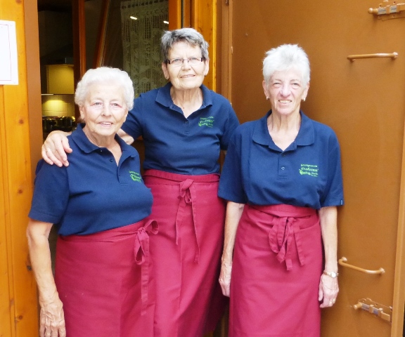 Unersetzliche Helferinnen für den Frohsinn, unsere Küchenfeen Hanne, Ria und Elisabeth